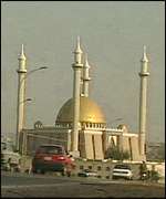 _38501095_abuja_mosque_150.jpg